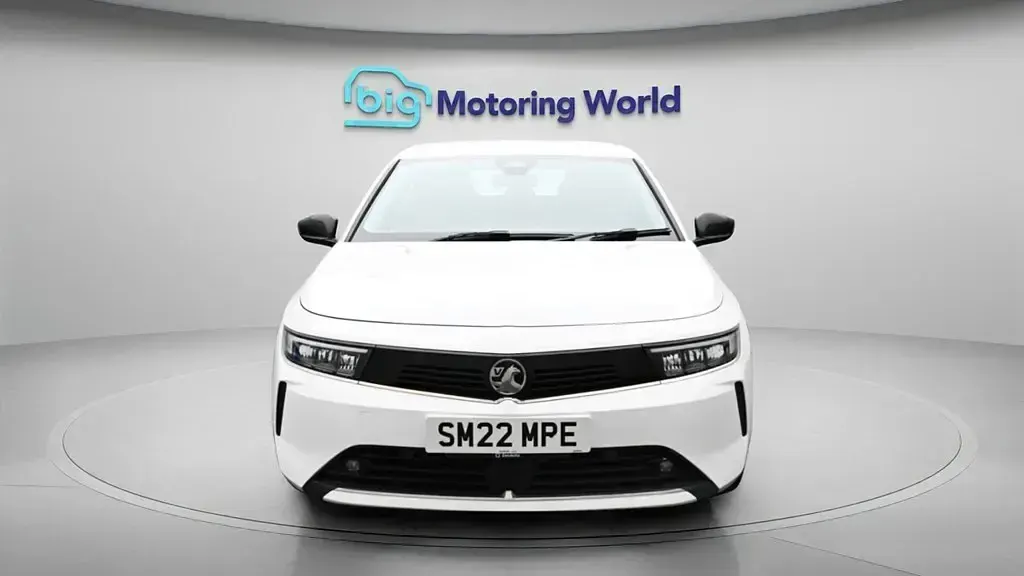 Gebraucht Vauxhall Astra Design Edition 130 PS (95 kW) 2022 Weiß Kleinwagen