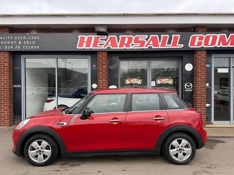 Used Mini ONE Hatch 102 HP (75 kW) 2015 Red Hatchback