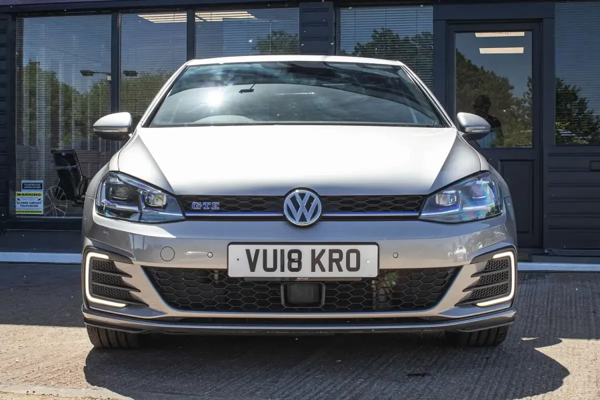 Used VW Golf VII GTE 204 HP (150 kW) 2018 Silver Hatchback