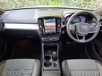Used Volvo XC40 Core 163 HP (119 kW) 2023 Green SUV