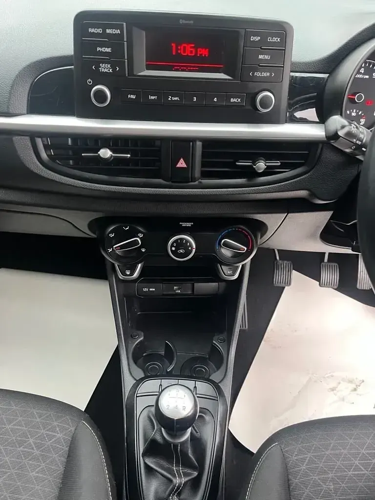 Używany Kia Picanto 66 KM (48 kW) 2023 Czerwony Hatchback