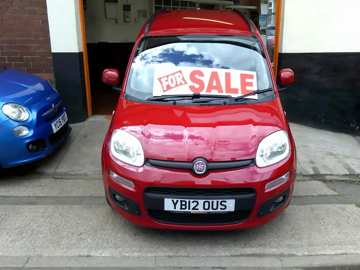 Used Fiat Panda Lounge 69 HP (50 kW) 2012 Red Hatchback