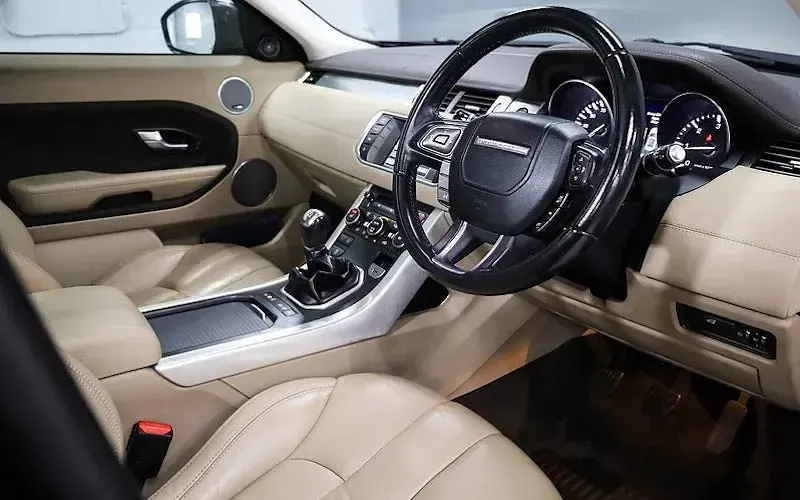Used Land Rover Range Rover evoque Pure 190 HP (139 kW) 2015 Hatchback