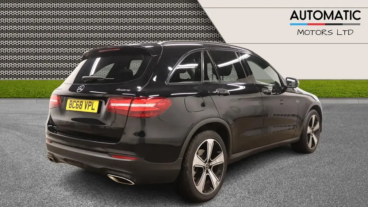 Used Mercedes GLC250 Urban 211 HP (155 kW) 2019 Black Estate