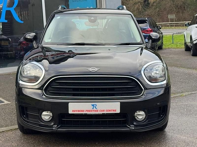 Usado Mini Cooper D 150 HP (110 kW) 2019 Preto Citadino