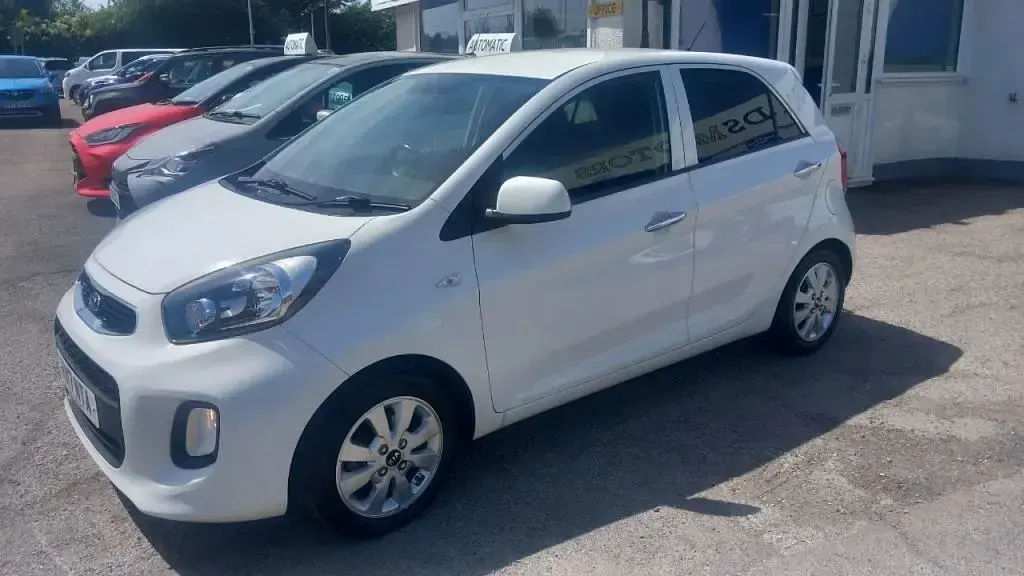 Used Kia Picanto 65 HP (47 kW) 2017 White Hatchback