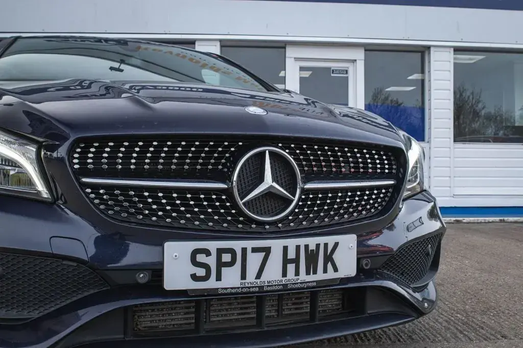 Used Mercedes CLA200 Shooting Brake AMG line 136 HP (100 kW) 2017 Blue Estate