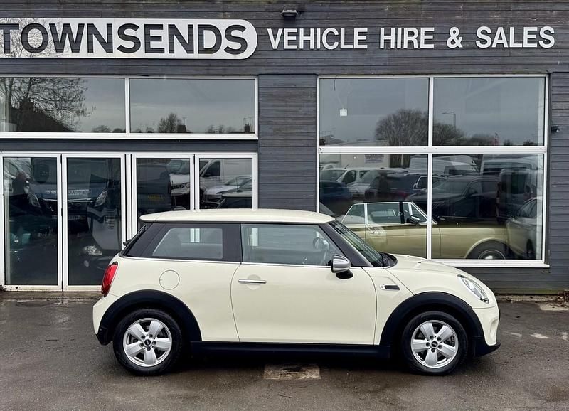 Usado Mini ONE Classic 2019 Blanco Utilitario