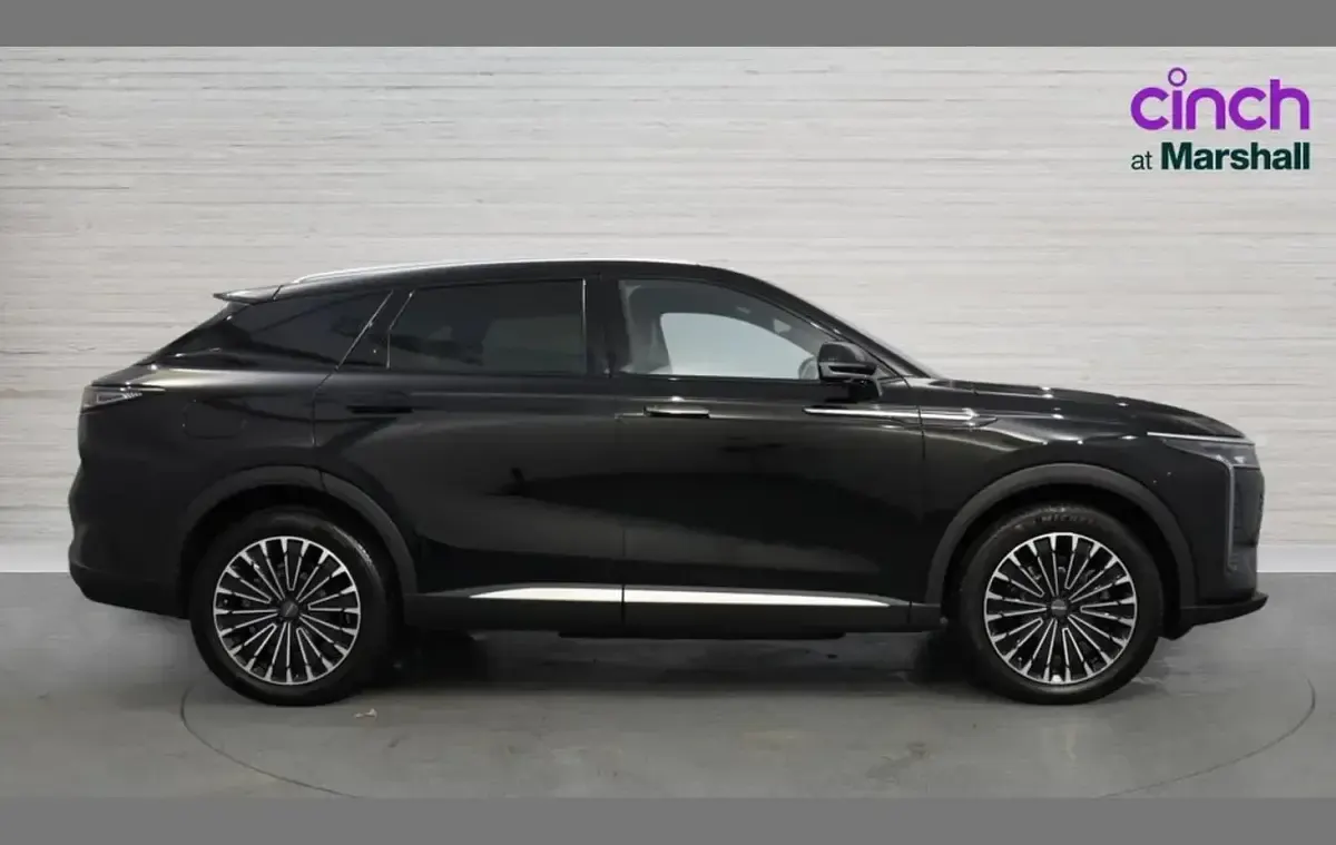 Used Omoda 9 442 HP (325 kW) 2025 Black SUV