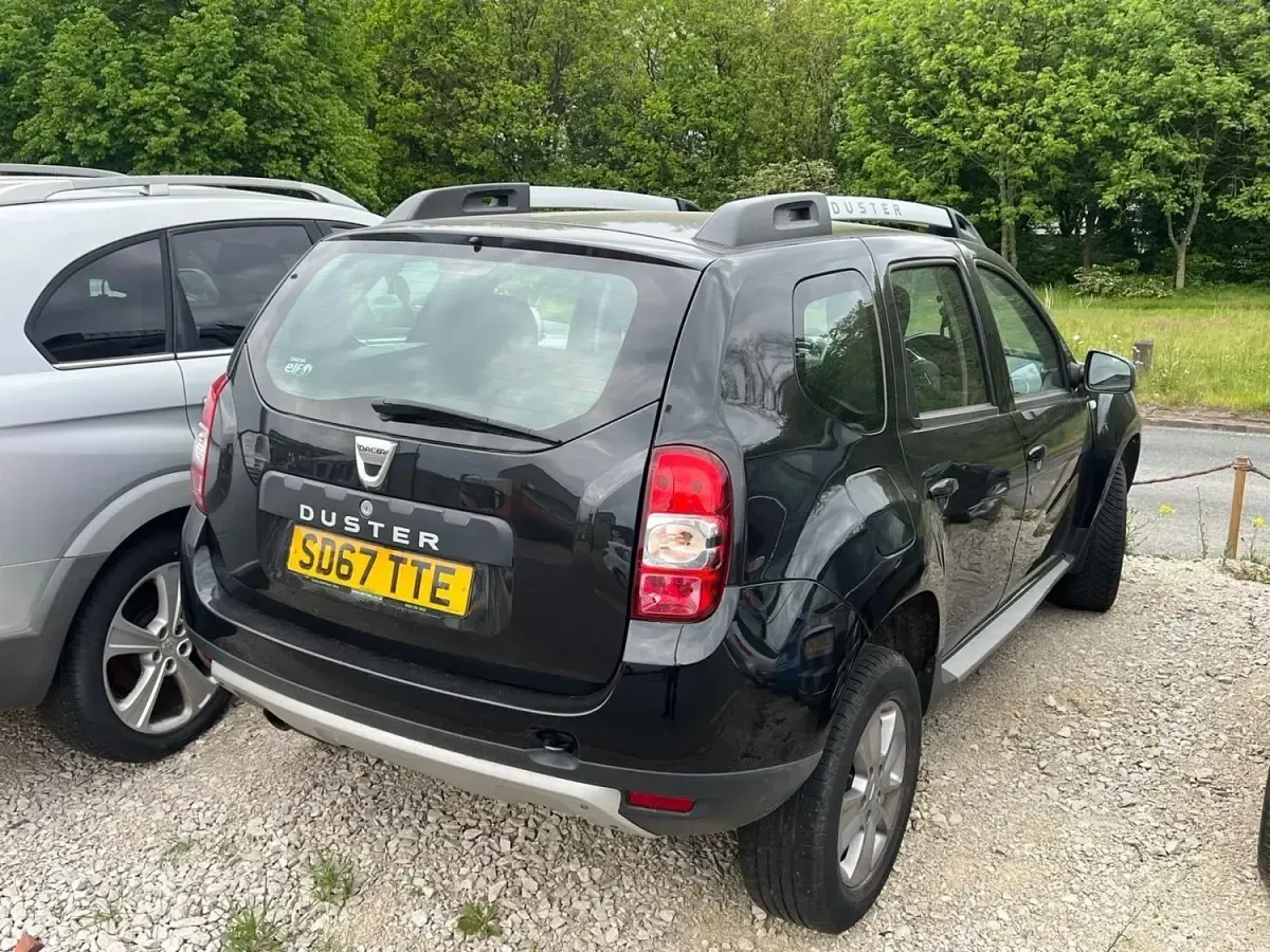 Begagnad Dacia Duster Lauréate 125 HK (91 kW) 2017 Svart SUV