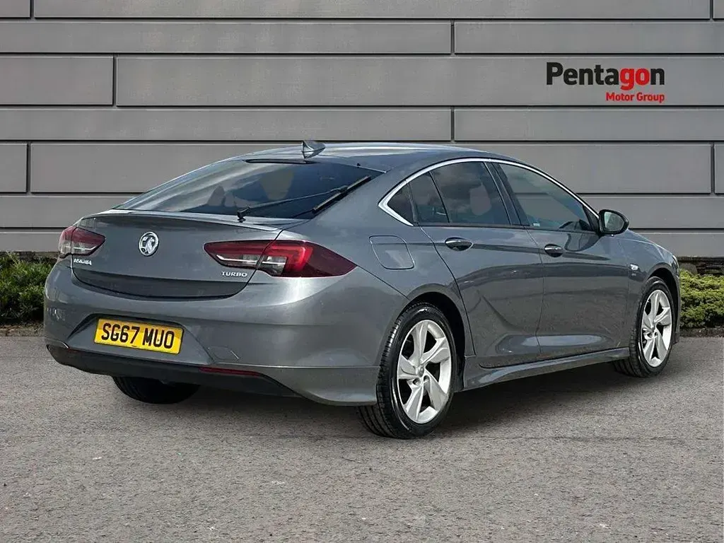 Second-hand Vauxhall Insignia SRi 162 CP (119 kW) 2017 Gri Hatchback