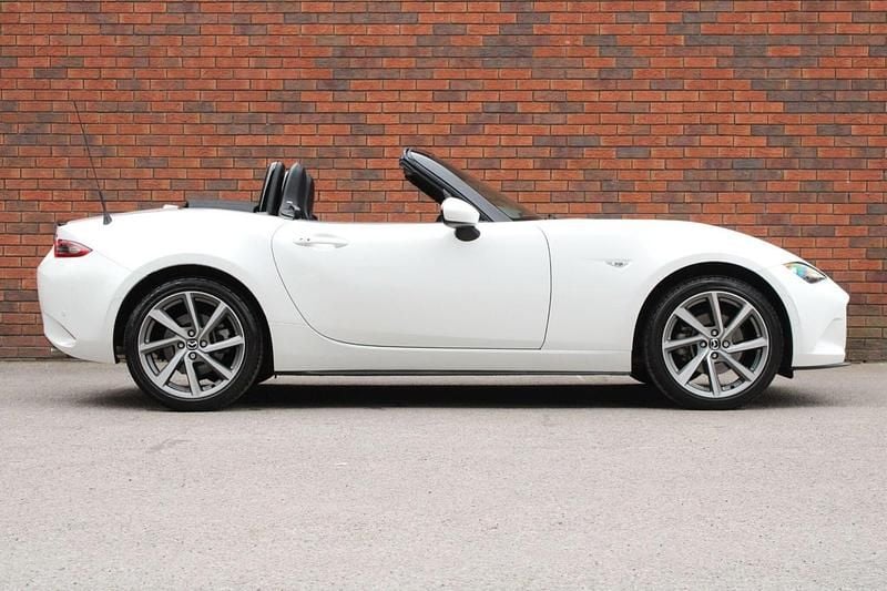 Begagnad Mazda MX5 Inclusive 160 HK (117 kW) 2017 Vit Cab