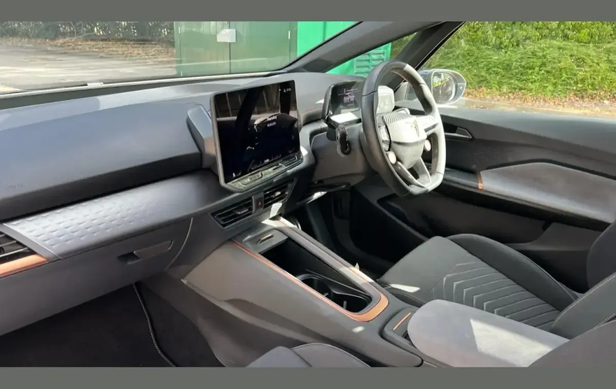 Used Cupra Born e-Boost 169 kW (231 HP) 2025 Silver Hatchback