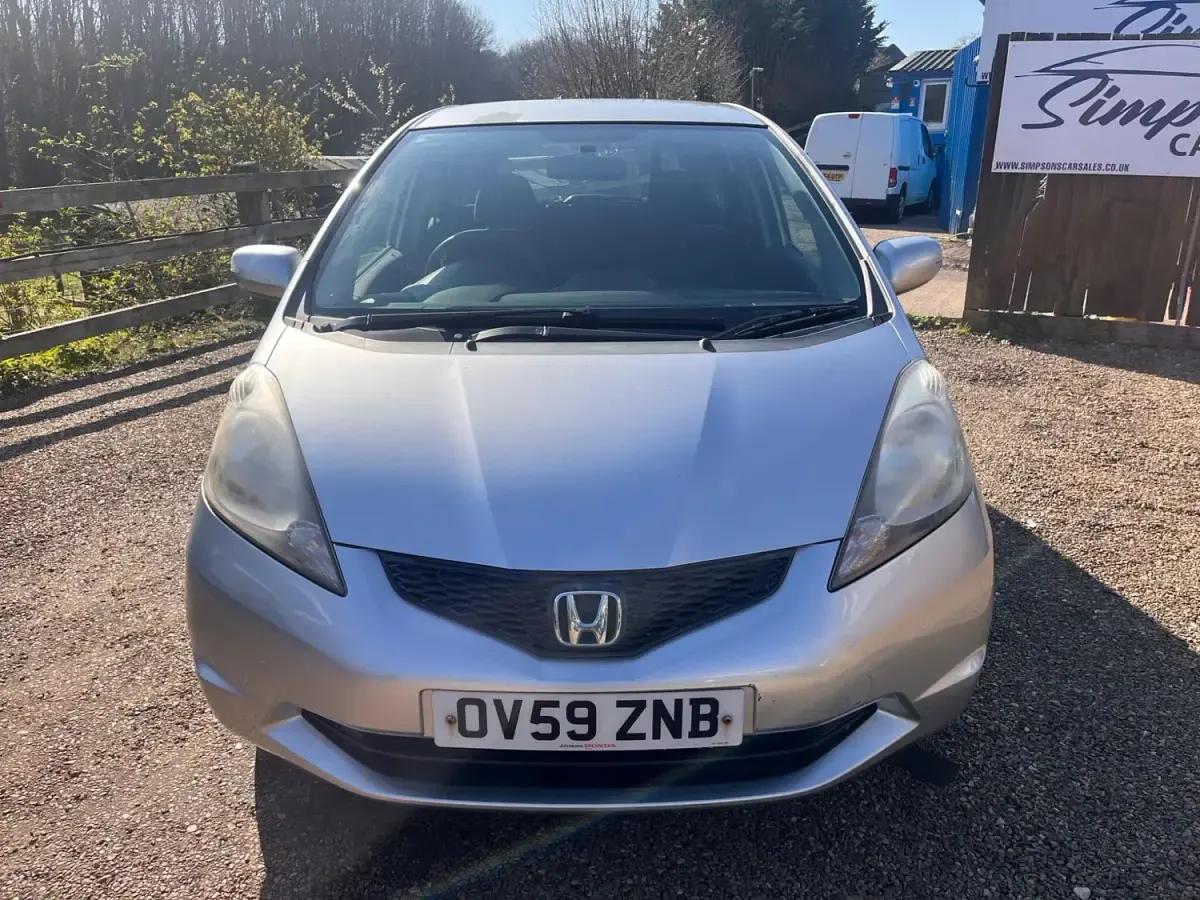 Second-hand Honda Jazz ES 100 CP (73 kW) 2010 Argintiu Hatchback