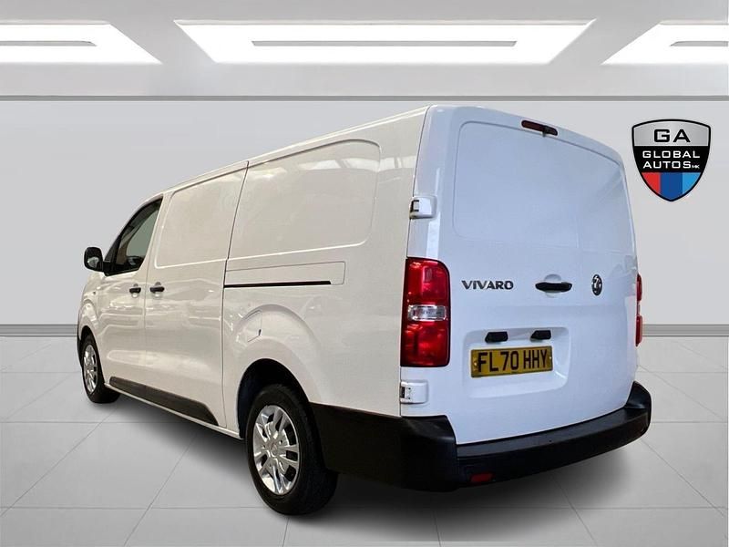 Used Vauxhall Vivaro 120 HP (88 kW) 2020 White MPV