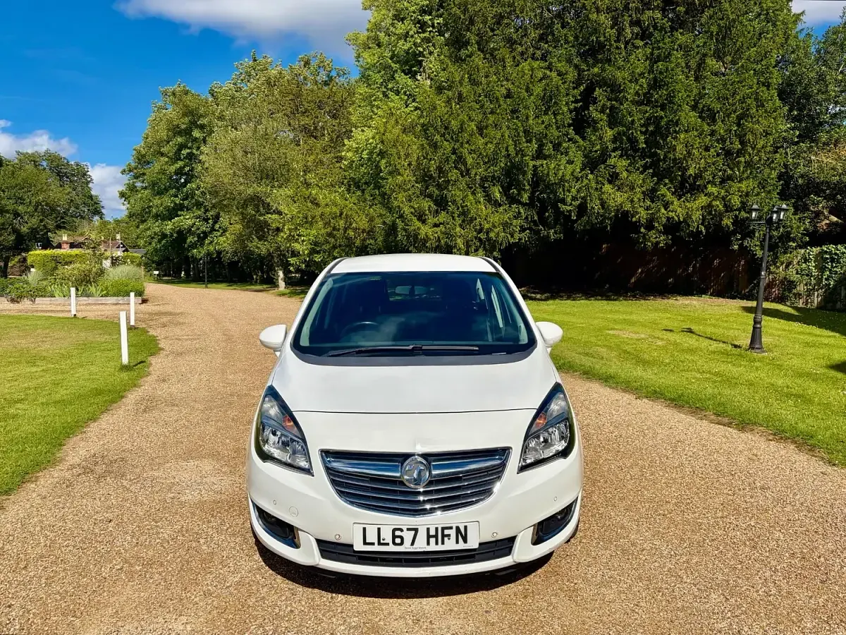 Used Vauxhall Meriva 2017 White MPV
