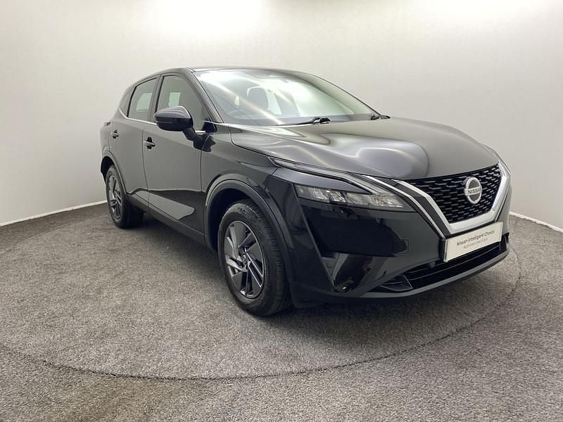 Pearl black Used 2022 Nissan Qashqai Acenta Premium SUV | £15,897 (Fair price) - Image 1/4