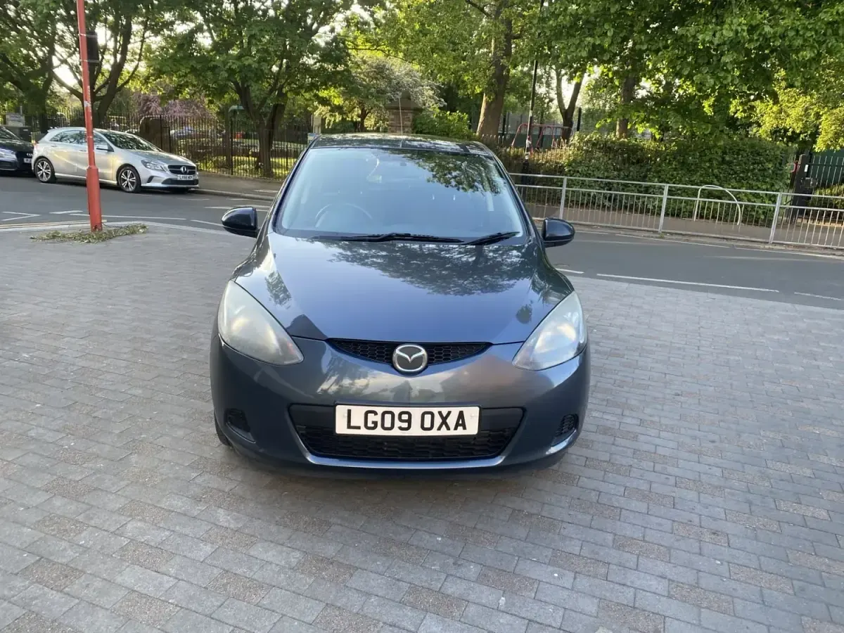 Używany Mazda 2 2009 Szary Hatchback