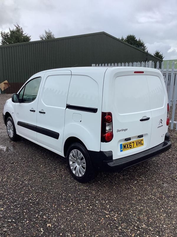 Used Citroën Berlingo 49 kW (67 HP) 2017 White MPV