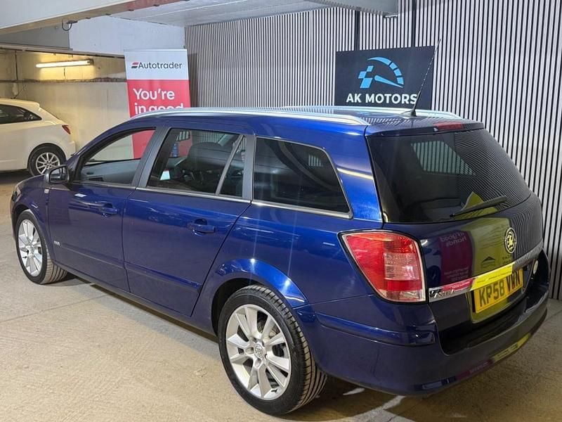 Second-hand Vauxhall Astra Design Edition 150 CP (110 kW) 2009 Albastru Break