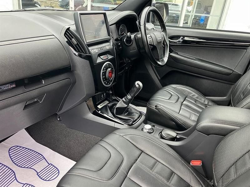 Used Isuzu Pick up 164 HP (120 kW) 2020 Spinnel red Pickup