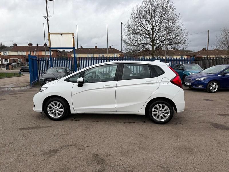Used Honda Jazz SE 2019 White Hatchback