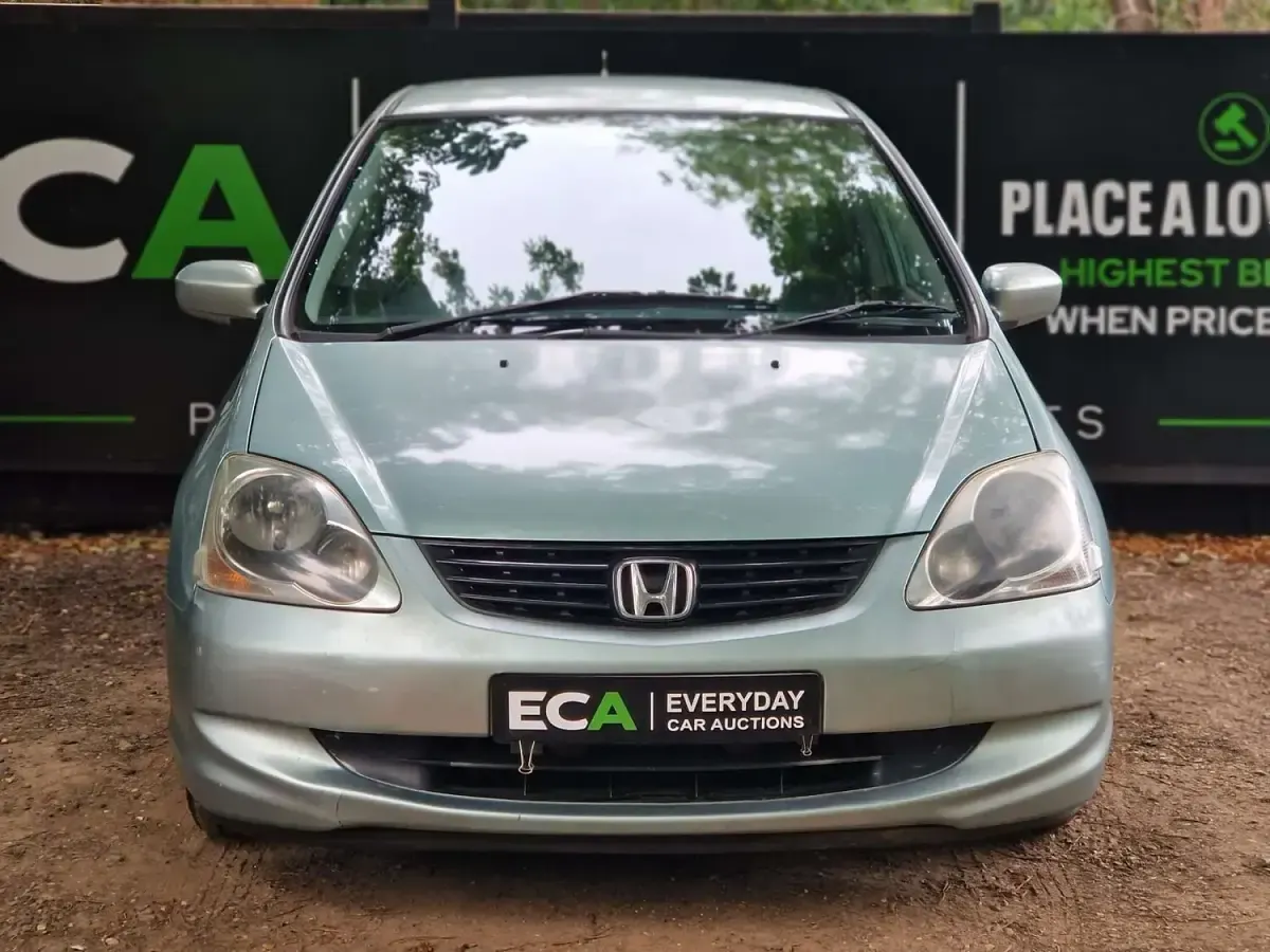 Used Honda Civic SE 108 HP (79 kW) 2003 Silver Hatchback