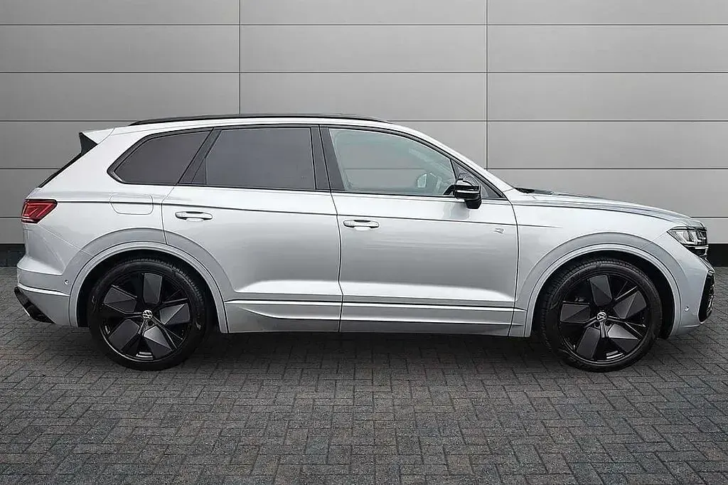 Used VW Touareg Black Edition 286 HP (210 kW) 2026 Silver SUV