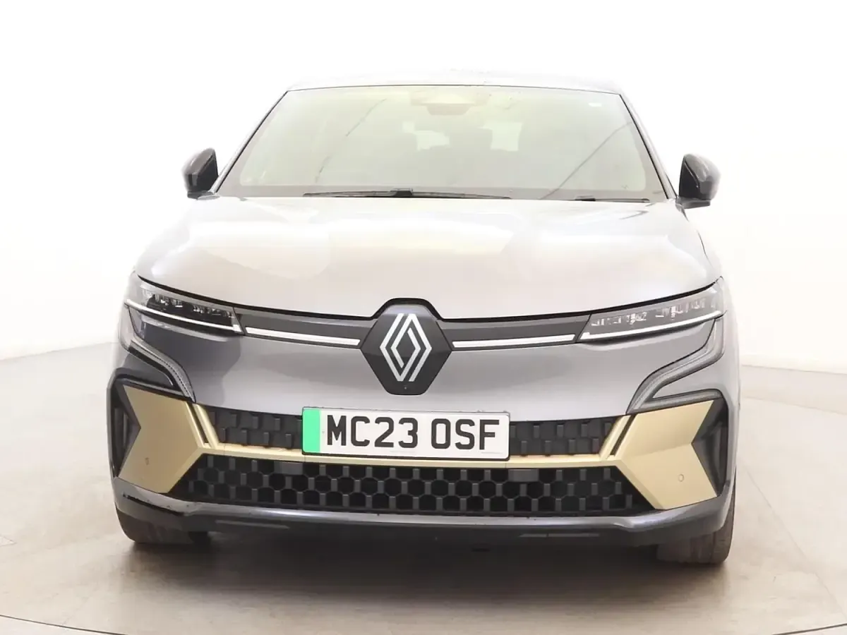 Used Renault Megane E-Tech 160 kW (218 HP) 2023 Grey/black Hatchback