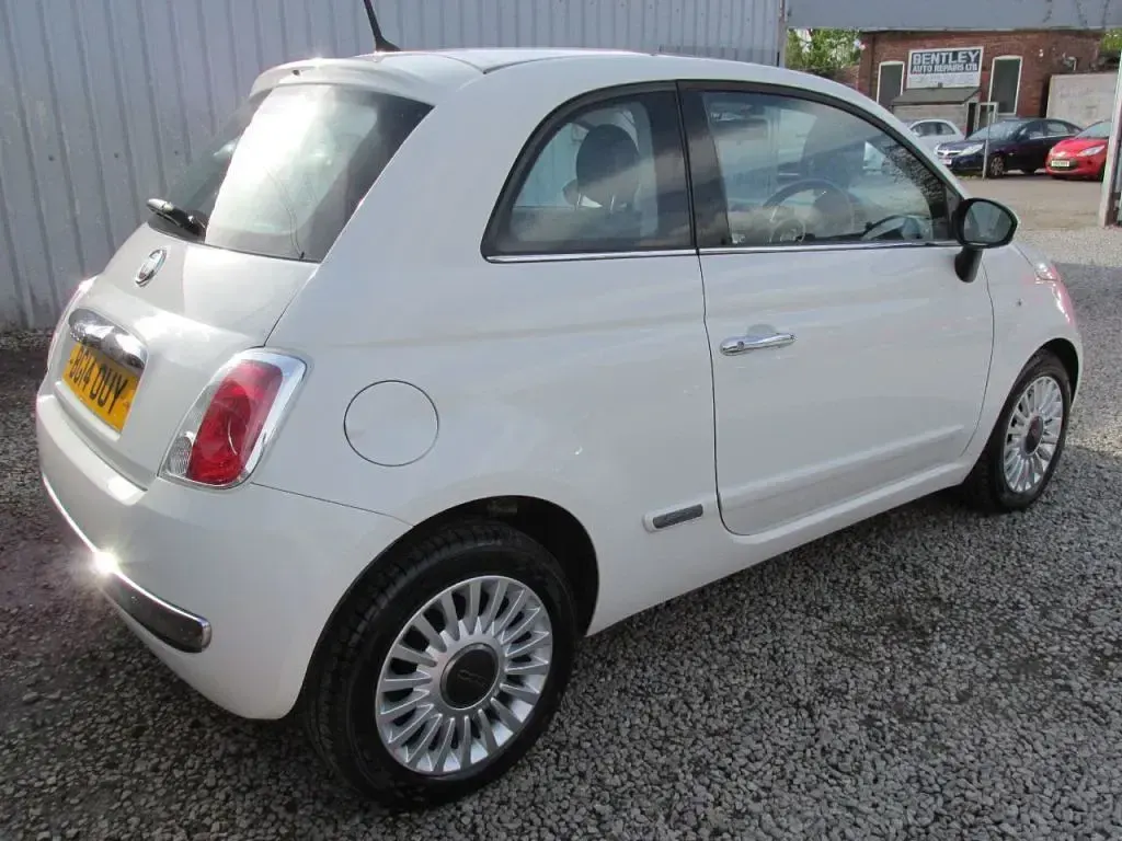 Used Fiat 500 Lounge 69 HP (50 kW) 2014 White Hatchback