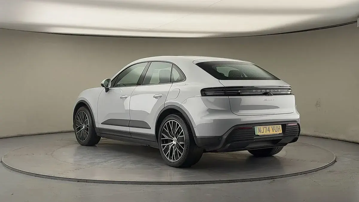 Usado Porsche Macan 300 kW (408 CV) 2024 Gris SUV