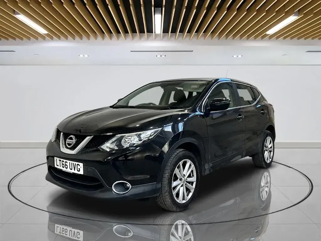 Usado Nissan Qashqai Acenta 110 HP (80 kW) 2016 Preto SUV
