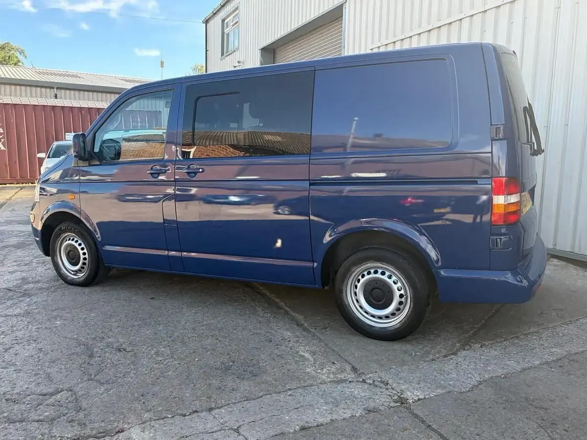 Used VW T5 85 HP (62 kW) 2004 Blue Van