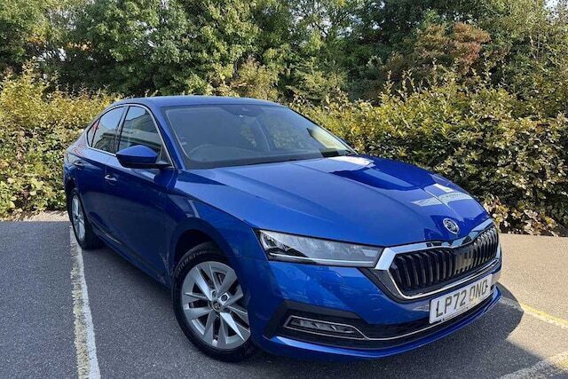 Race blue metallic Used 2023 Skoda Octavia SE L Hatchback | £20,490 (A bit pricey) - Image 1/4