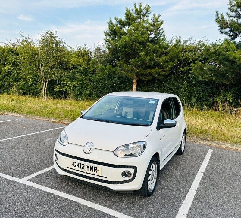Used VW up! 74 HP (54 kW) 2012 White Hatchback