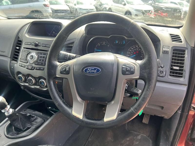 Used Ford Ranger Limited 200 HP (147 kW) 2015 Red Pickup