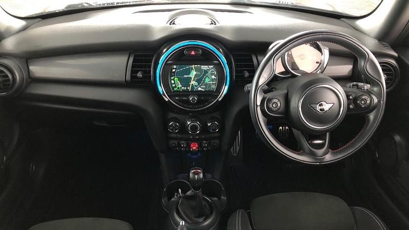 Used Mini Cooper Sport 134 HP (98 kW) 2018 Grey Hatchback