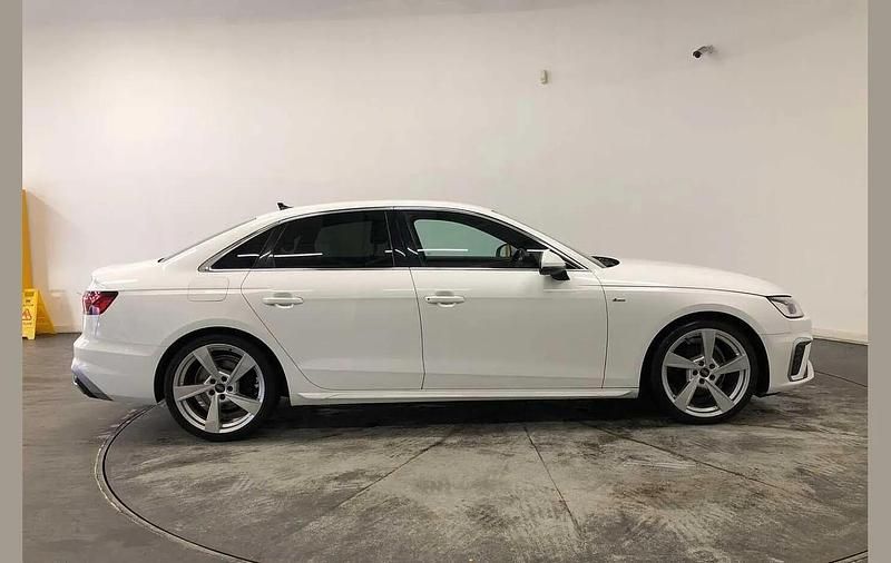 Used Audi A4 S-Line 147 HP (108 kW) 2022 White Sedan