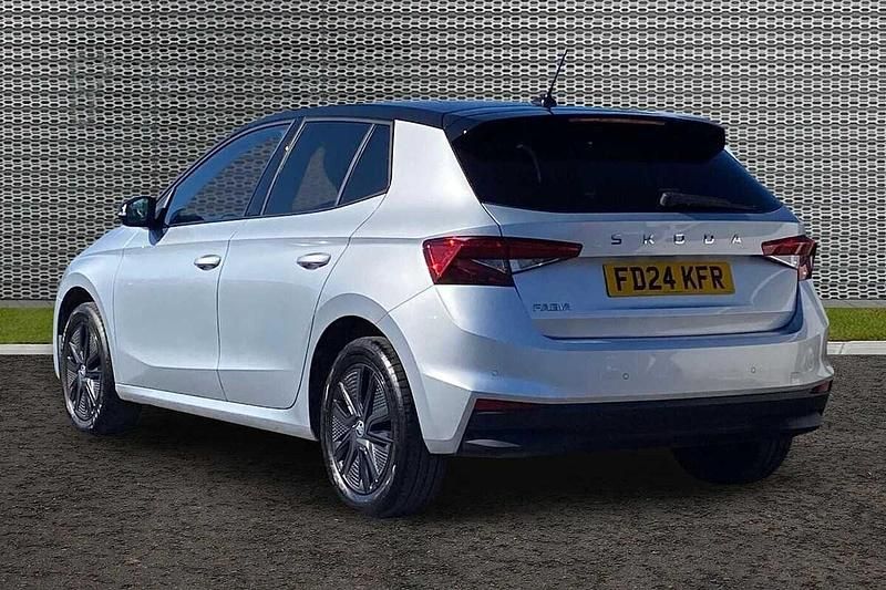Used Skoda Fabia Colour Edition 59 HP (43 kW) 2024 Brilliant silver metallic black magic pearl effect Hatchback