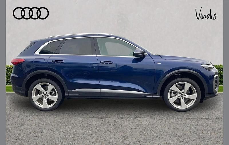 Used Audi Q5 S-Line 200 HP (147 kW) 2025 Blue SUV