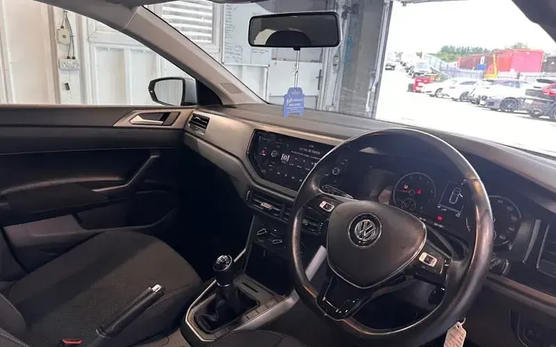Used VW Polo SE 65 HP (47 kW) 2019 Silver Hatchback