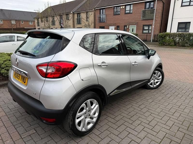 Used Renault Captur Dynamique 90 HP (66 kW) 2016 Silver SUV