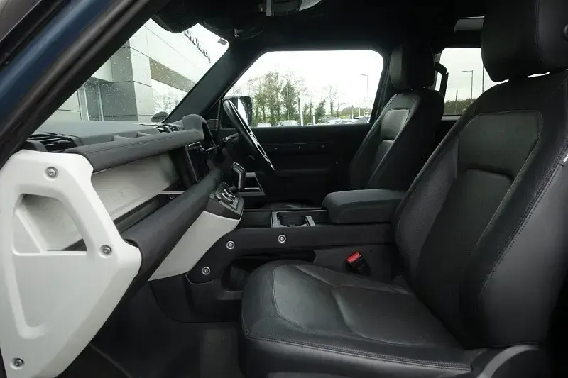 Usado Land Rover Defender SE Dynamic 2022 Azul SUV