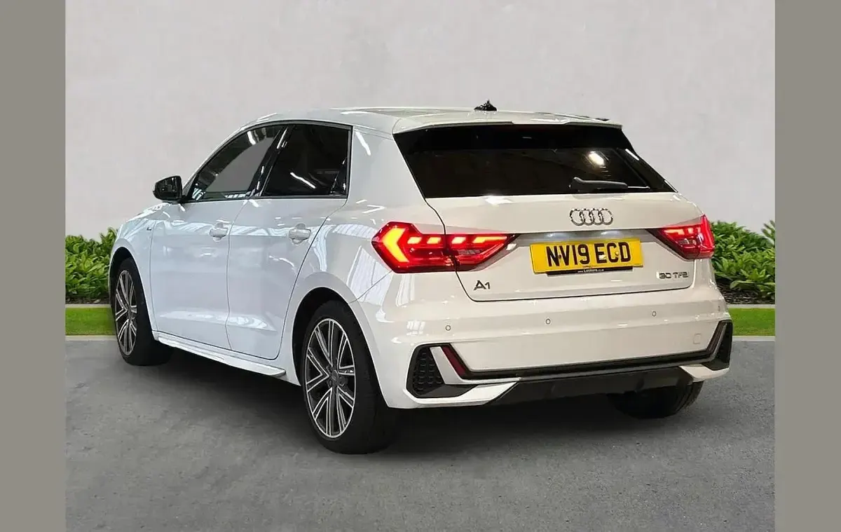 Używany Audi A1 S-Line 113 KM (83 kW) 2019 Biały SUV