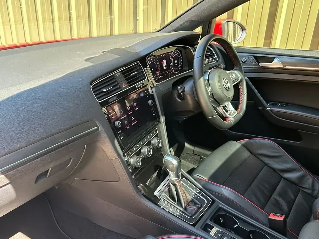 Used VW Golf VII GTI 245 HP (180 kW) 2018 Red Hatchback