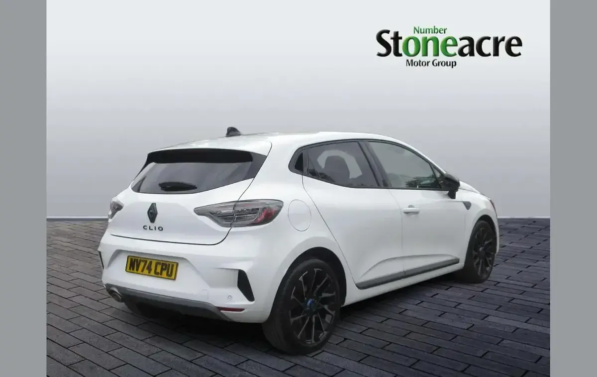Used Renault Clio Esprit Alpine 88 HP (64 kW) 2024 White Hatchback