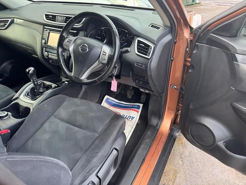 Used Nissan X-Trail Acenta 2015 Orange SUV