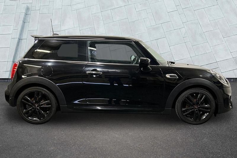 Używany Mini Cooper Hatch 134 KM (98 kW) 2019 Czarny Hatchback