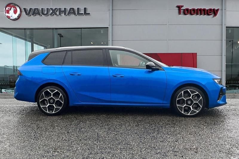 Used Vauxhall Astra Ultimate 178 HP (130 kW) 2024 Blue Estate