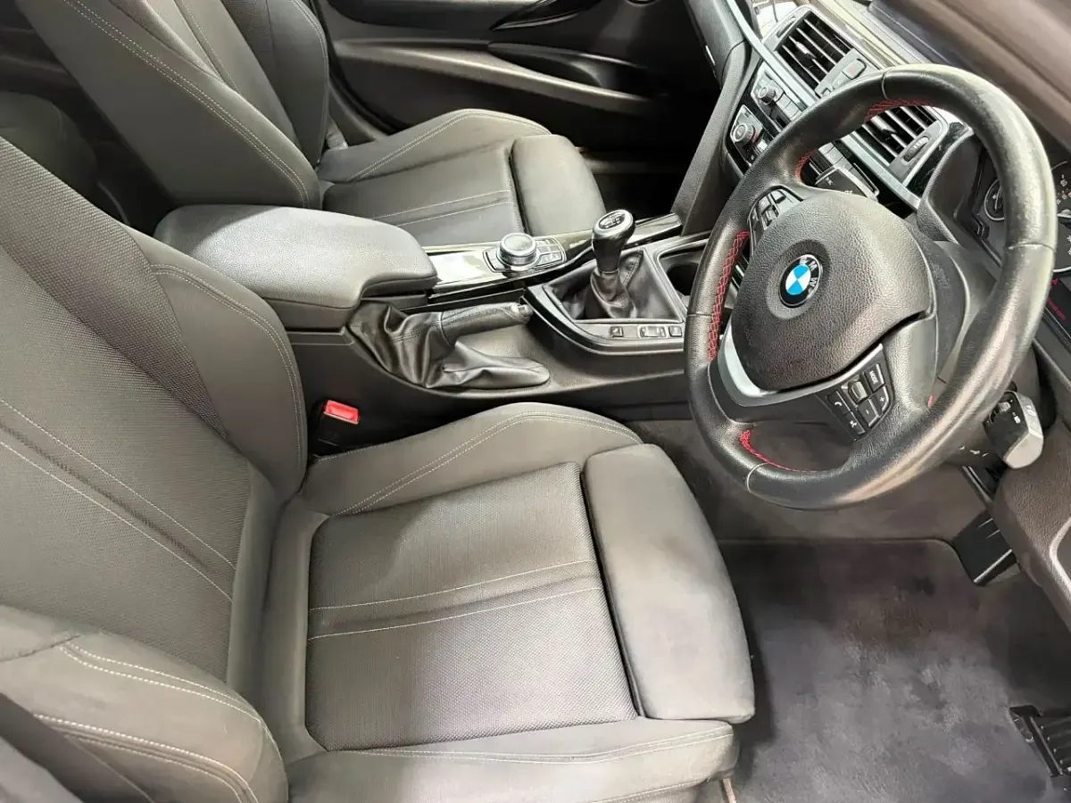 Used BMW 318 Sport Line 150 HP (110 kW) 2018 Silver Sedan